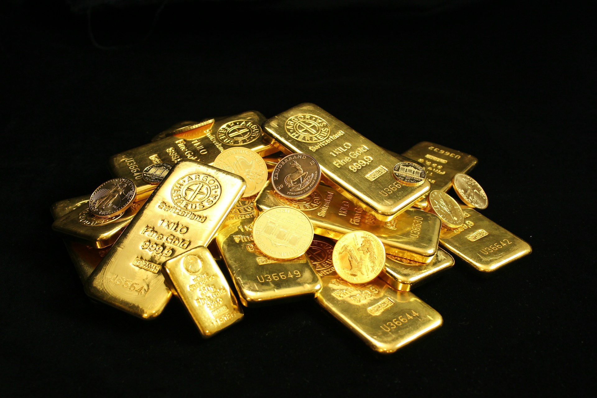 Royal Leo Holdings Strengthens Investment Strategy with a Focus on Precious Metals